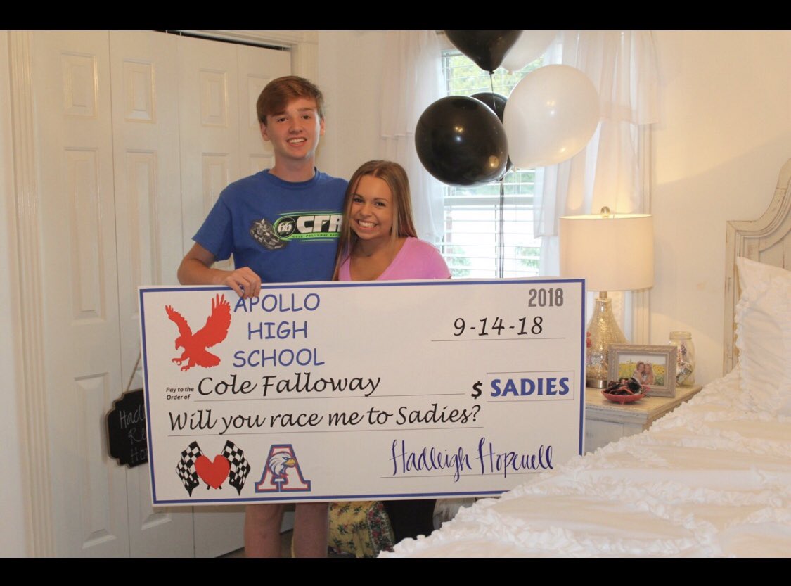 afalloway's tweet image. The best sadies date proposal ever 🏁❤️🏁
