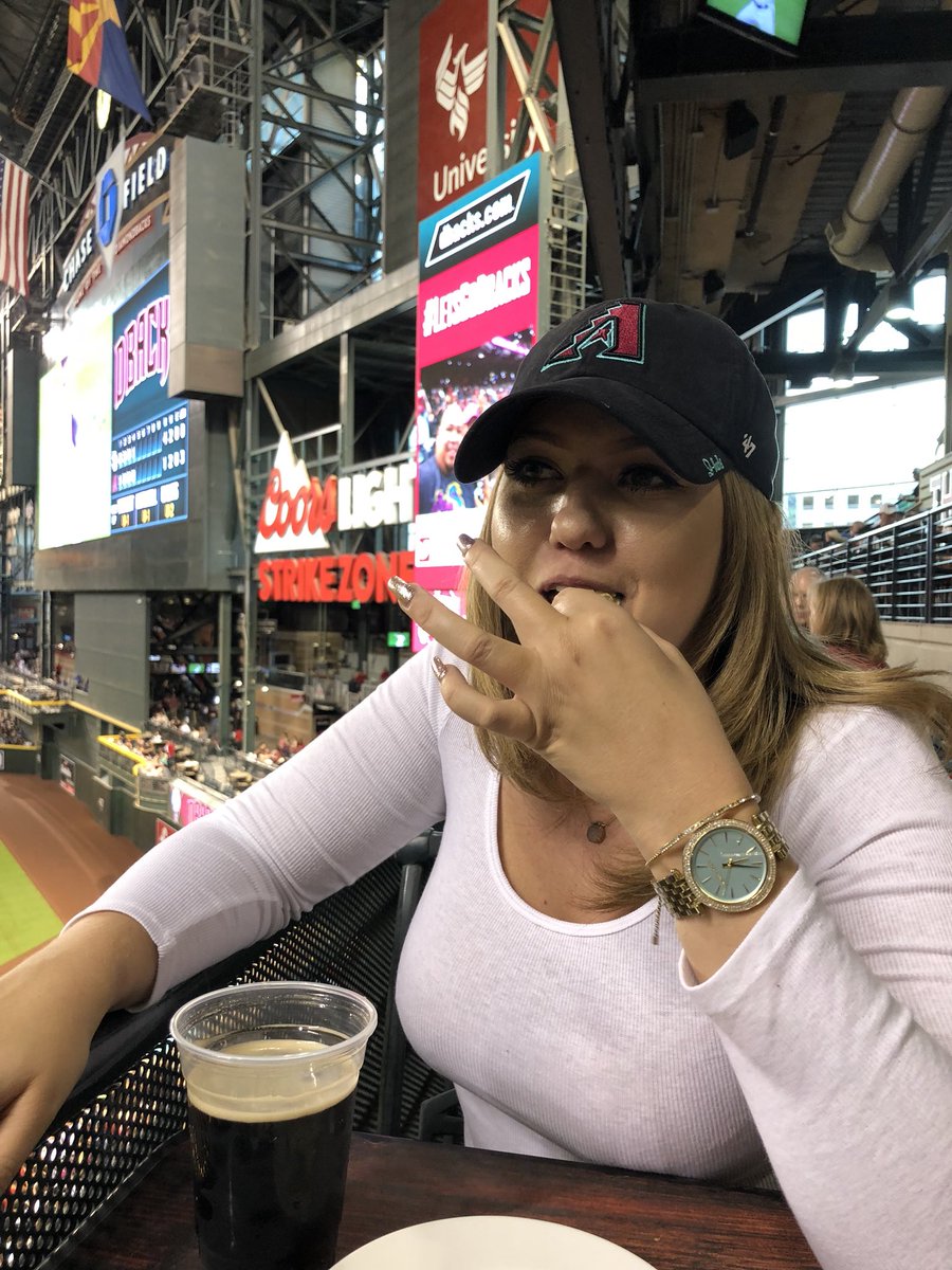 kylinnn8's tweet photo. #LetsGoDbacks https://t.co/15914dxYgx