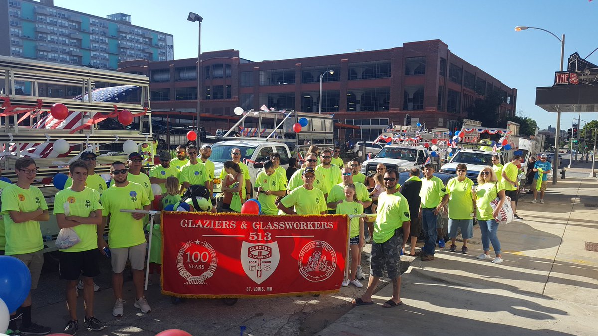 st_513's tweet photo. Awesome day at the Labor Day Parade #glazier https://t.co/L2R1f0W0vj