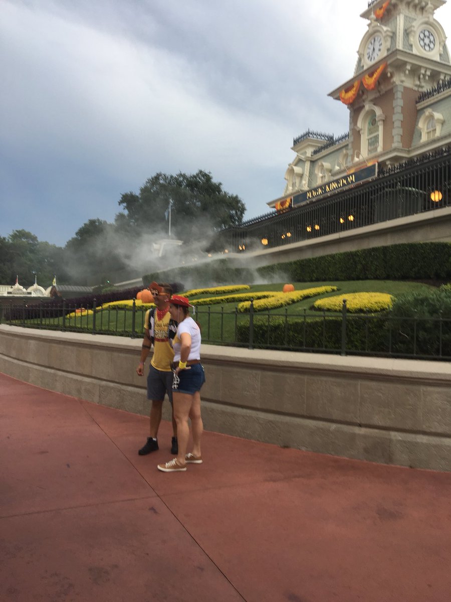 ClarePolson's tweet photo. @thetimtracker I took a picture of the fog to show my husband at MNSSHP on Friday. I felt bad a random couple was in it. We didn’t realize it was you and @TheJennTracker until after watching today video! My husband and I love you guys! That’s so crazy!! https://t.co/5CYHKsrTrj