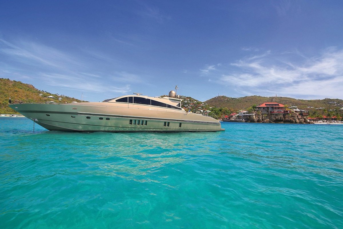 Boat_ch's tweet photo. Choose your boat and your destination/trip for a perfect day on the Caribbean sea. Book us now at: https://t.co/9eKRzbDUsq https://t.co/AUXonEW0PP