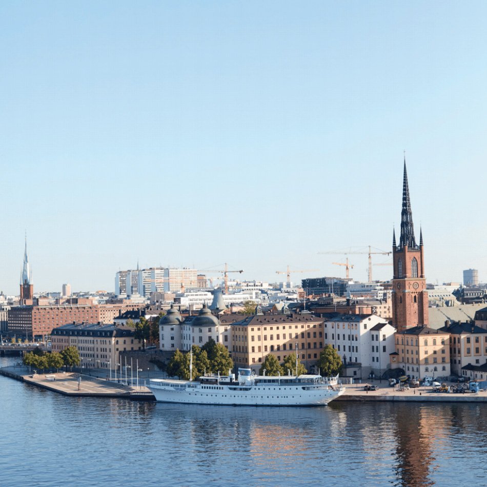 Take a tour of Stockholm with Khoollect Editor-in-Chief Rachel Khoo 🇸🇪 and explore her favourite nooks and crannies around the Swedish capital 👉 bit.ly/k-stockholm
📸: David Loftus