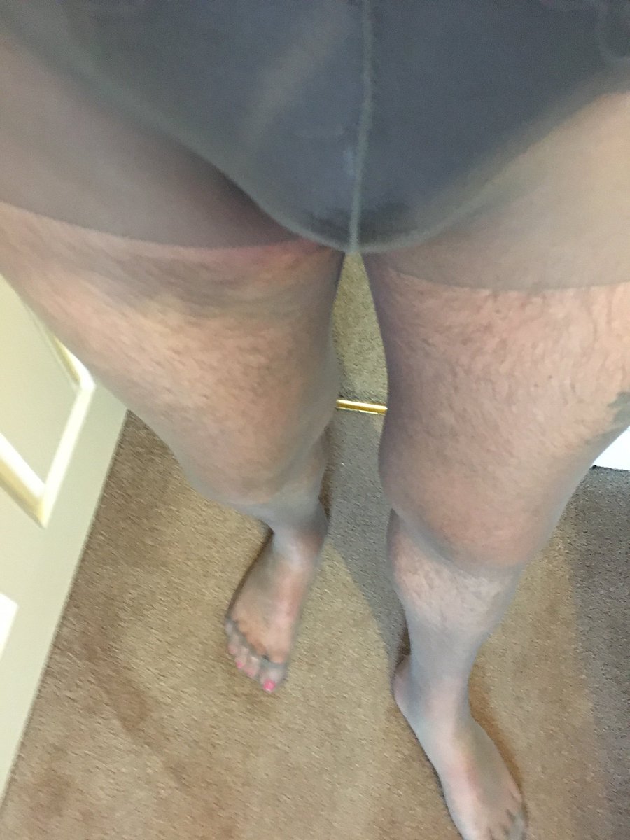 Matilda50550856's tweet photo. Morning verification for
#dailypanties
#Mistress2Red
#chastitystatus
10 denier sheer nylons and high cut satin grey panties https://t.co/WRDswg4oqS