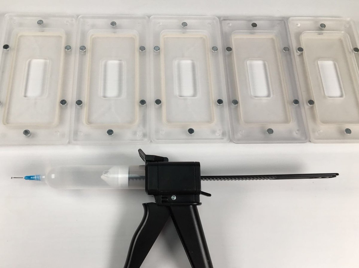 VictoriaSunl's tweet photo. iPhone X frame lamination mold,it can achieve frame lamination alone,no need any equipment, fast and convenient to do it. https://t.co/dRqyPU9qCw