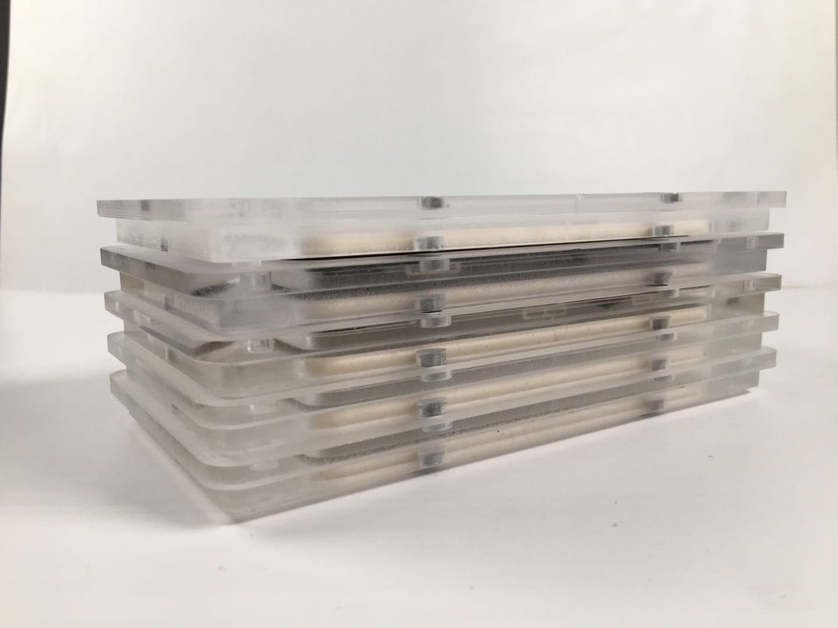 VictoriaSunl's tweet photo. iPhone X frame lamination mold,it can achieve frame lamination alone,no need any equipment, fast and convenient to do it. https://t.co/dRqyPU9qCw
