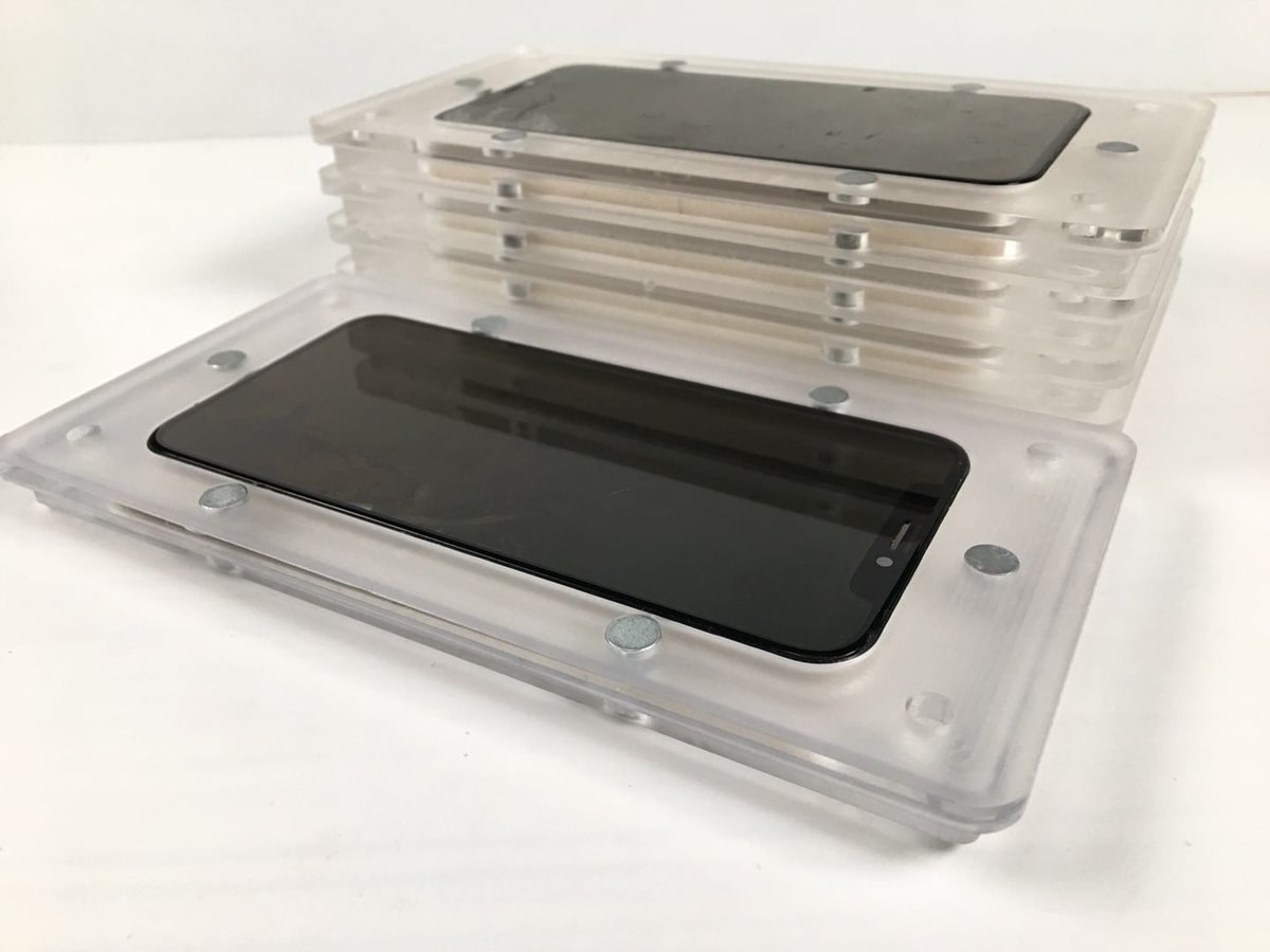 VictoriaSunl's tweet photo. iPhone X frame lamination mold,it can achieve frame lamination alone,no need any equipment, fast and convenient to do it. https://t.co/dRqyPU9qCw