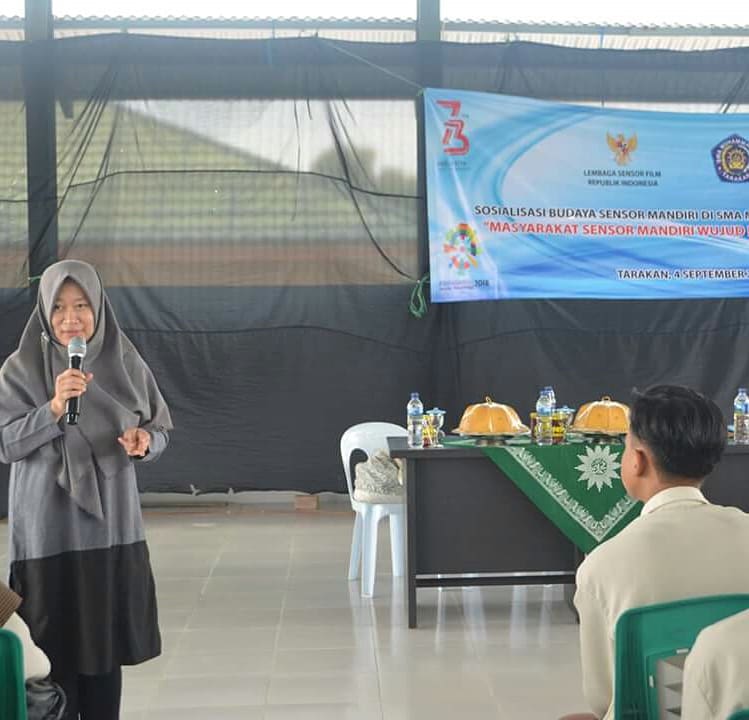 smamuhtrk's tweet photo. Sosialiasi Budaya Sensor Mandiri Oleh @lsf_ri
Mari Cerdas Dalam Memilah dan Memilih Tontonan Demi Menghindari Pengaruh Negatif Iklan dan Film Untuk Generasi Indonesia Berkemajuan

#15thnsmamuhtrk #cerdas #terampil #berkarakter #luarbiasa #smamuhtrk https://t.co/MZ5nT6Sw6f