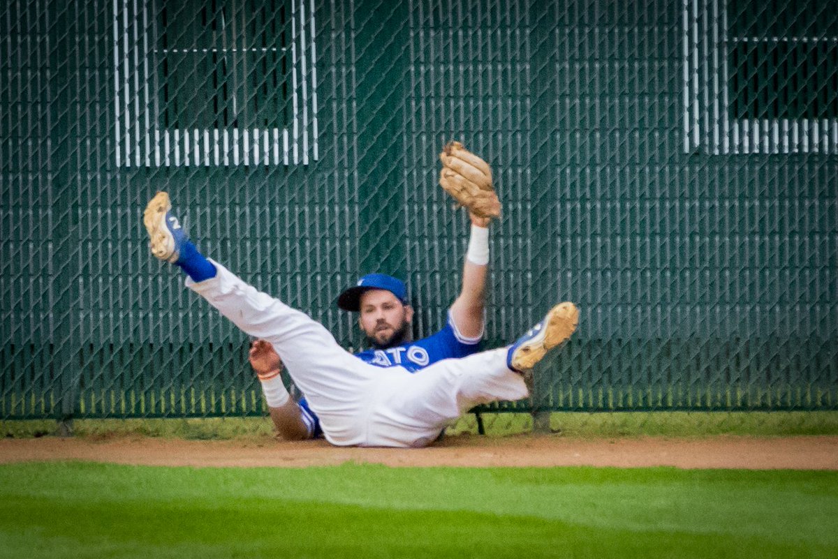 photos_rk's tweet photo. This was one helluva a catch by Tyler Lang of the @BluejayNation_1 !! @MinnBaseball @NPShakJor2018 https://t.co/Xrg7oelt4t