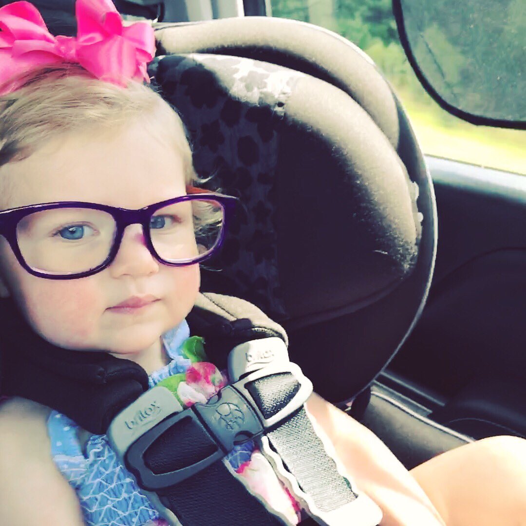 memphissippi901's tweet image. Cutest little nerd you will ever see🤓she loved Nana’s glasses 👓 #KellianneLynn #19monthsold #babynerd