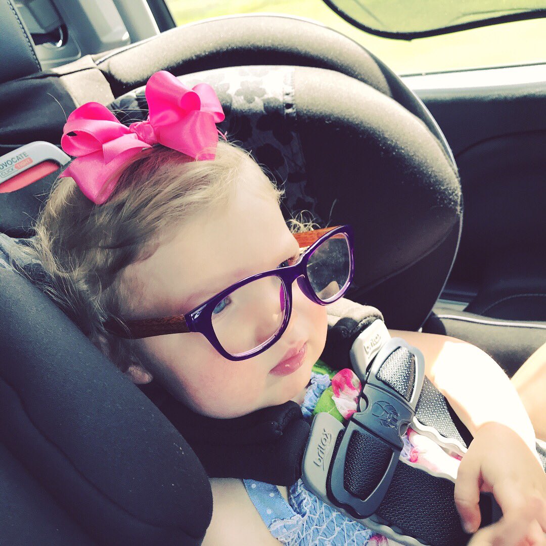 memphissippi901's tweet image. Cutest little nerd you will ever see🤓she loved Nana’s glasses 👓 #KellianneLynn #19monthsold #babynerd