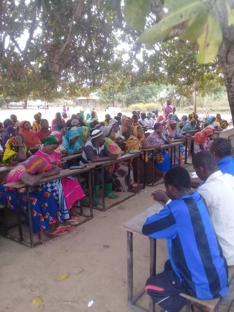 AminaMkoto's tweet photo. Hongera serikali ya Tz kwa juhudi za kimaendeleo, ila wanakijiji wa kijiji cha Majengo Mtwara vijijini tunaomba mh @hawaghasia mbunge uendene na kasi ya mh @Mgufuli Jpm kwa maendeleo ya jimbo lako @azamtvtz @KefarMbogela @billmarwa @mohamed_mkulima https://t.co/sx3hXbs18y