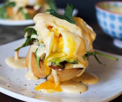 KitchenUbuntu's tweet photo. I hope I am not too late for A #FreshBreakfast this is my delicious eggs Benedict on a thick slice of Splet toast lovingly made at the #Ubuntukitchen. https://t.co/OmrBvdTvdT