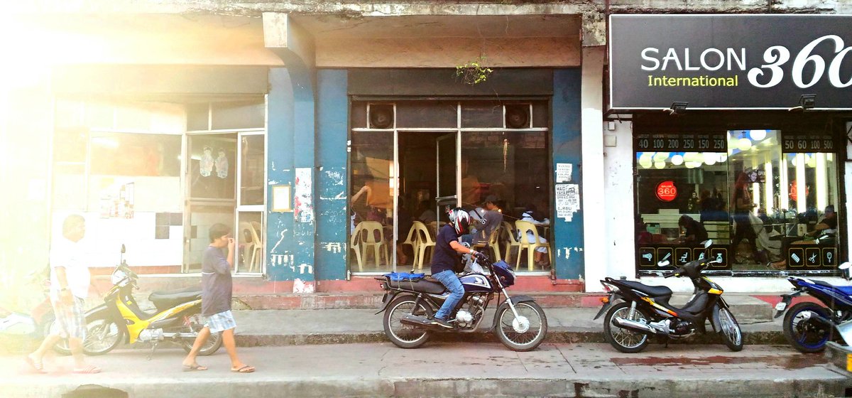 one_valenzuela's tweet photo. Ung super mami (Php38.00) sa Liberty, ang daming sahog!Samahan mo pa ng cheeseburger (Php16.00). Ay, simpleng sarap.
-----
Liberty (Mamihan sa BBB)
Pio Valenzuela Street, Marulas,
Valenzuela City
5-9pm, daily
#eatlocal #supportlocal #eatsplore #SarapngMarulas #ValenzuelaCity https://t.co/Vkw2NyT2os