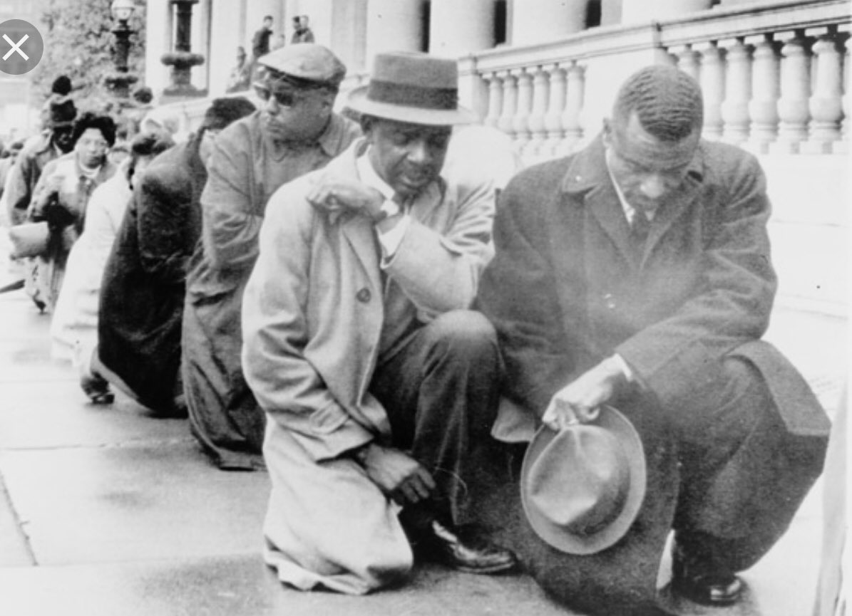 darrellbrown's tweet photo. @Kaepernick7 The history of kneeling in protest to bring attention to something deeply wrong going on is truly American. #proNike #CivilRights #iamapatriot it is what was fought for in America #asking for #Mercy is call we must answer together as one blood! https://t.co/7LH455R2ZR