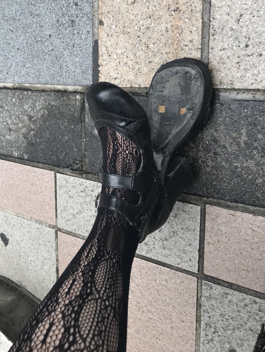 表参道で靴が壊れて途方に暮れていたらアロンアルファをくださった方がいた イケメン紳士がいた アロンアルファは持ち歩くと便利 たけくらべ という声 Togetter 表参道で靴が壊れて途方に暮れていたらアロンアルファをくださった方がいた イケメン紳士がいた アロンアルファは持ち歩くと便利 たけくらべ という声 Togetter