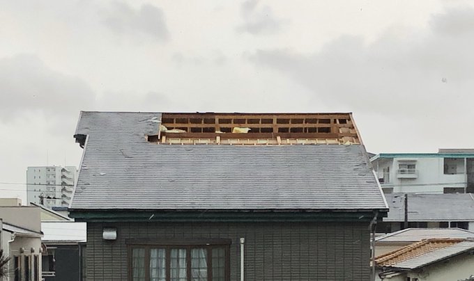 台風21号被害 台風で屋根が飛ばされる被害多発 瞬間の動画も撮影される まとめダネ