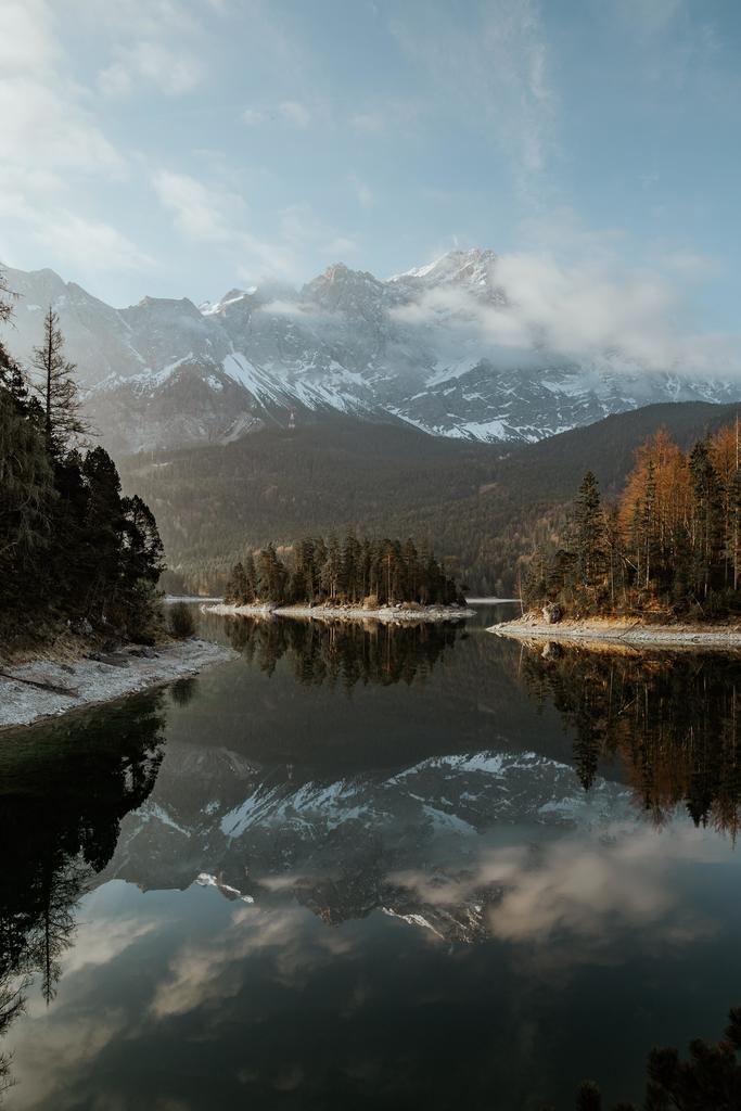 #nature #amazing #landscapephotography  #beautifuldestinations #Gorgeous #pictures #photography #capturemomentsperfectly #WOW #lovetotravel #travelphotography #sightseeing #Germany #amazingnature #WonderfulLife #wonderfulworld #awesome #Eibsee #beautifullake