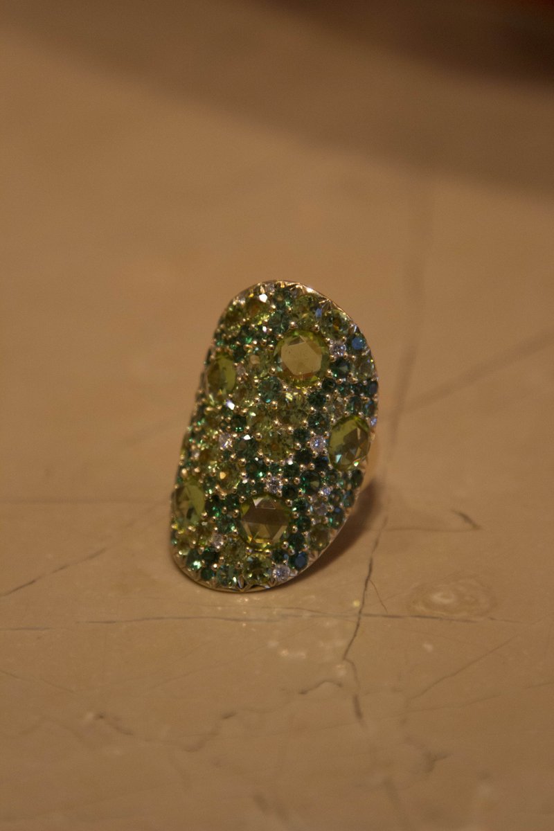 Our Vault ring in all its glory ✨