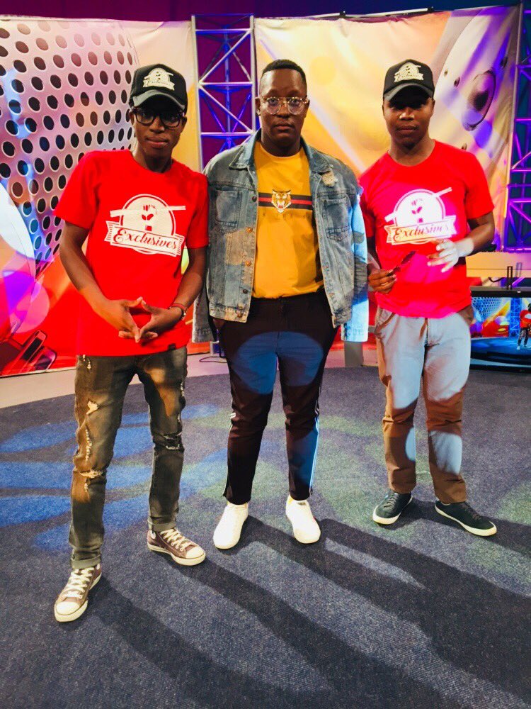 ketzJohnson's tweet photo. Catch Exclusives ft Ketz Johnson x Names performance on Flava Dome repeat today at 10am!!
#Flavadome
#Ketzjohnson
#Exclusives
#Names
#Circles https://t.co/Ke3C3NtNwt