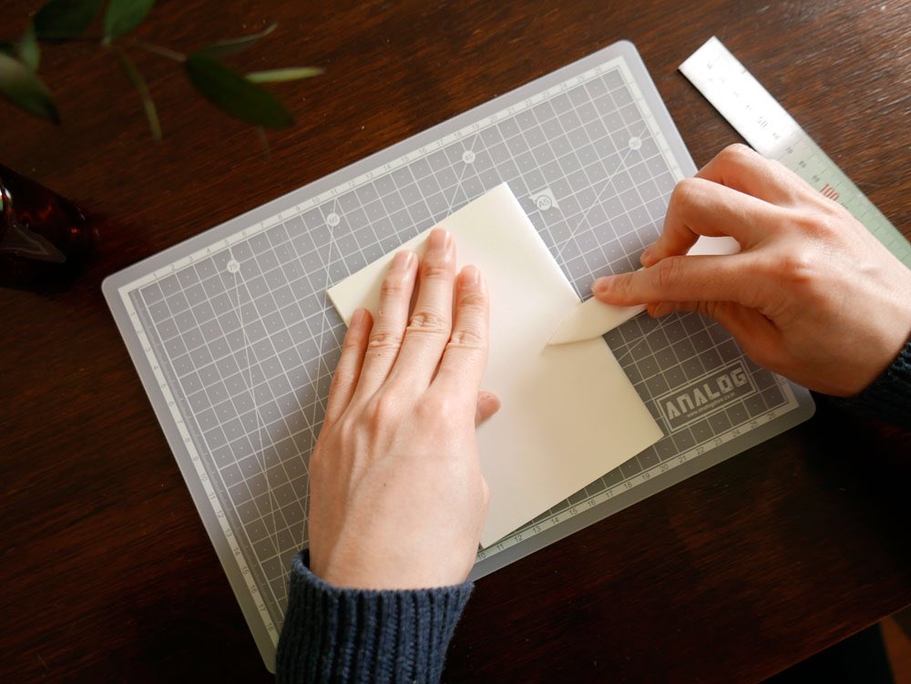 BindSomething's tweet image. [재입고 안내] 본폴더가 재입고 되었습니다. 본폴던 접지를 하거나 누름선을 줄 때 유용한 도구입니다. 플라스틱이 아닌 동물뼈로 만들어서 단단합니다. 사포로 끝을 갈아내면 좀 더 정교한 누름선을 낼 수 있습니다. 

♢genuine cattle bone | 16x120mm | 두께 4mm #bindsomething