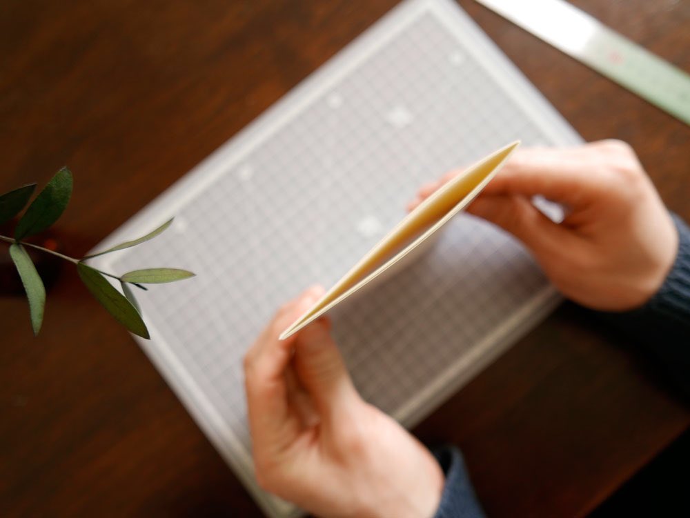 BindSomething's tweet image. [재입고 안내] 본폴더가 재입고 되었습니다. 본폴던 접지를 하거나 누름선을 줄 때 유용한 도구입니다. 플라스틱이 아닌 동물뼈로 만들어서 단단합니다. 사포로 끝을 갈아내면 좀 더 정교한 누름선을 낼 수 있습니다. 

♢genuine cattle bone | 16x120mm | 두께 4mm #bindsomething