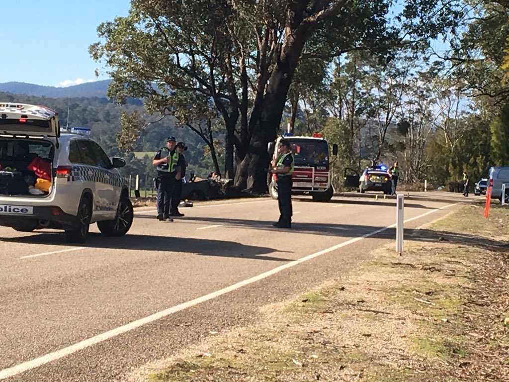 Tonight on @9NewsGippsland a man died in a car fire near Bruthen when his vehicle came off the road and collided with a tree. More tonight at 6pm.