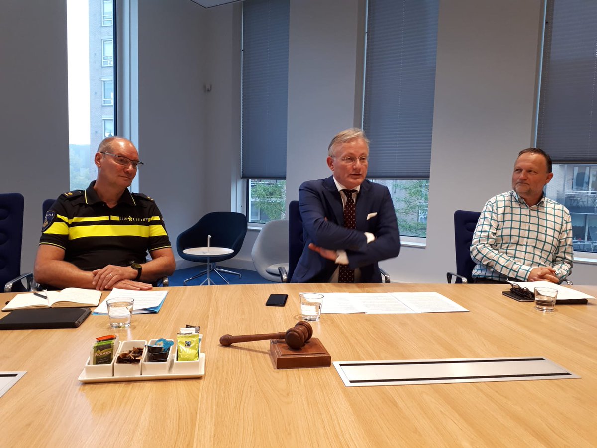 Politie Almelo tweet media