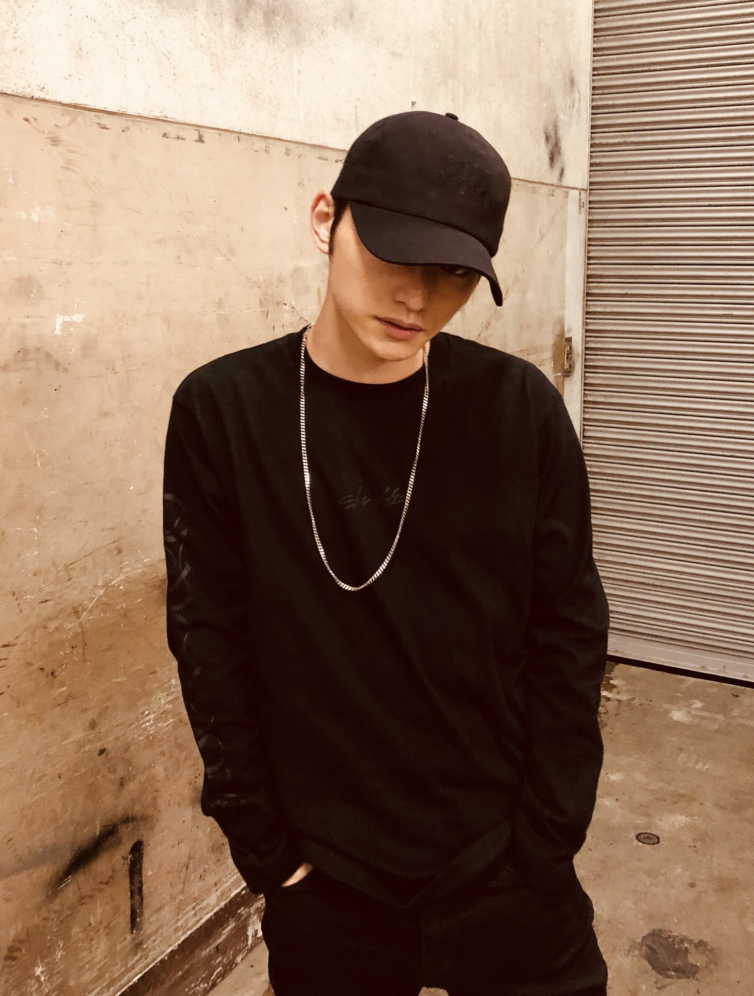 a Staff Sky Hiの配信中のmix Tape Free Tokyo のグッズを販売中 ロングtシャツとキャップ キャップは Cal ツアーでもsky Hiが着用しています 是非下記からどうぞ T Co Smyk2a3i2i 音源free Tokyoは Sky Hi Free Tokyo T