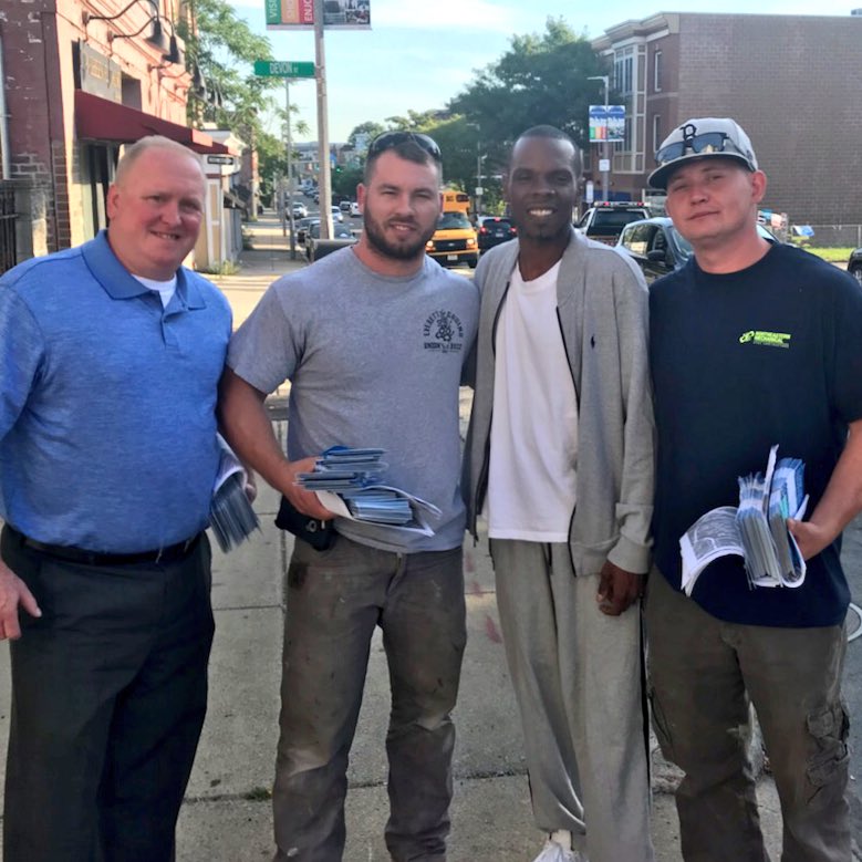 darrindhowell's tweet photo. The @MetroBTC crew was up bright &amp; early to make sure our #Dorchester &amp; #Roxbury fam has all the info they need to vote. Let’s get it, #mapoli!

Get your polling location at https://t.co/Uc5UIxxevE https://t.co/aOUQgY6tYK