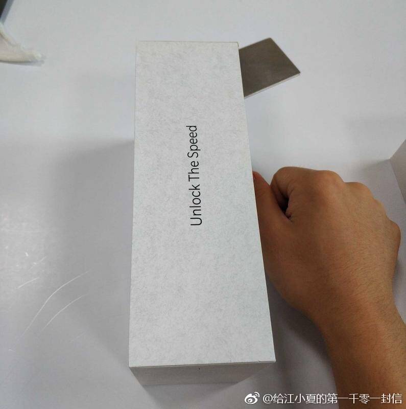 trendytechz's tweet photo. Alleged OnePlus 6T retail Box leaks out. For more images visit the link attached. by @kpkumar4u

#OnePlus6t #OnePlus #smartphones #Leaked #NEWS

👉https://t.co/s4VPtV9p0O👈 https://t.co/jXKr0cbNiA