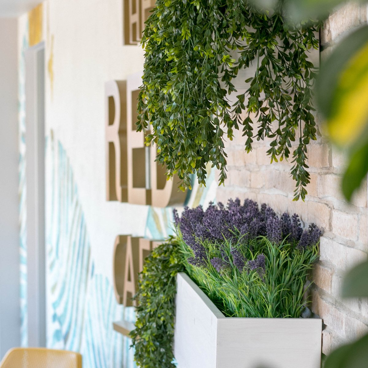 ibizafeeling's tweet photo. ¡Nuestra bonita terraza preparada para darte la bienvenida a la hora de comer! 😋
 
#TheRedCafeIbiza #HomeMadeFoodTasteBetter https://t.co/zhZjN5xMMi