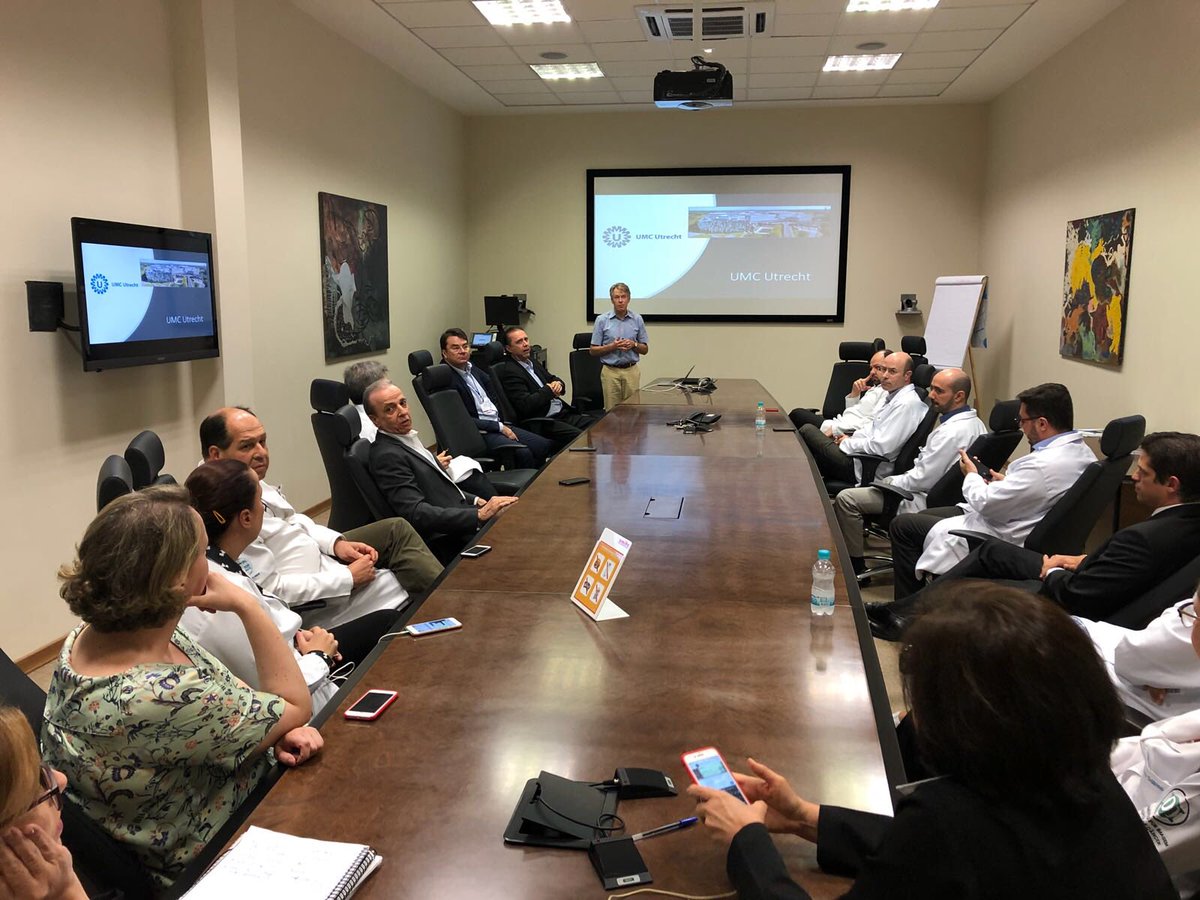 RPijnappel's tweet photo. Eerste verkennende bijeenkomst over samenwerking op gebied van oncologie in Brazilie met grootste niet-private kankercentrum van latijns-Amerika #hospitaldeamor #umcutrecht https://t.co/1ocxpMiKdU