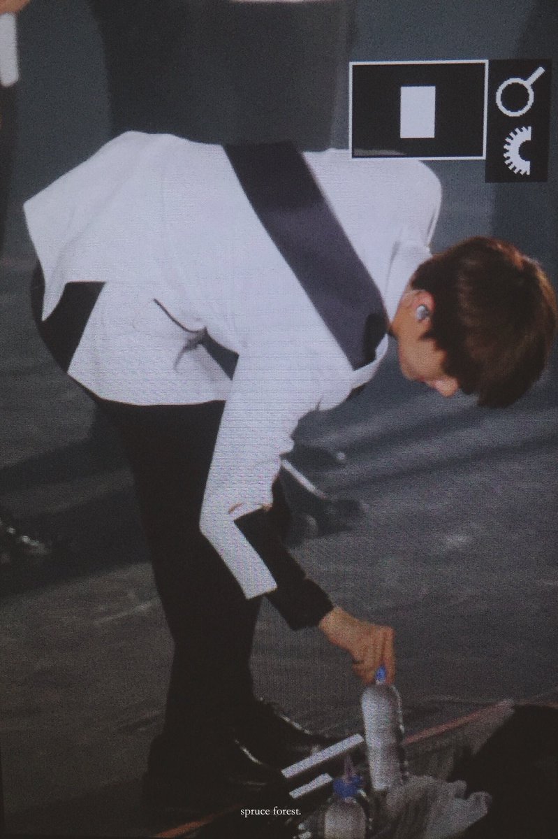 180904

#준 #문준휘 #文俊辉 #JUN #세븐틴 #SEVENTEEN