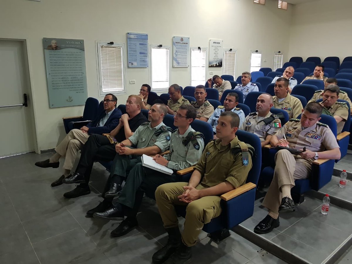 EsdegCol's tweet photo. Alumnos #CAEM2018 visitan Israel/Conocimiento del concepto de seguridad,retos y cambios en el entorno. Presentación de la estrategia militar conjunta y del plan de estabilización y consolidación “Victoria Plus”.#PráticaGeoestratégicaInternacional futuroslíderes militares del país https://t.co/KvxDtsGHmw