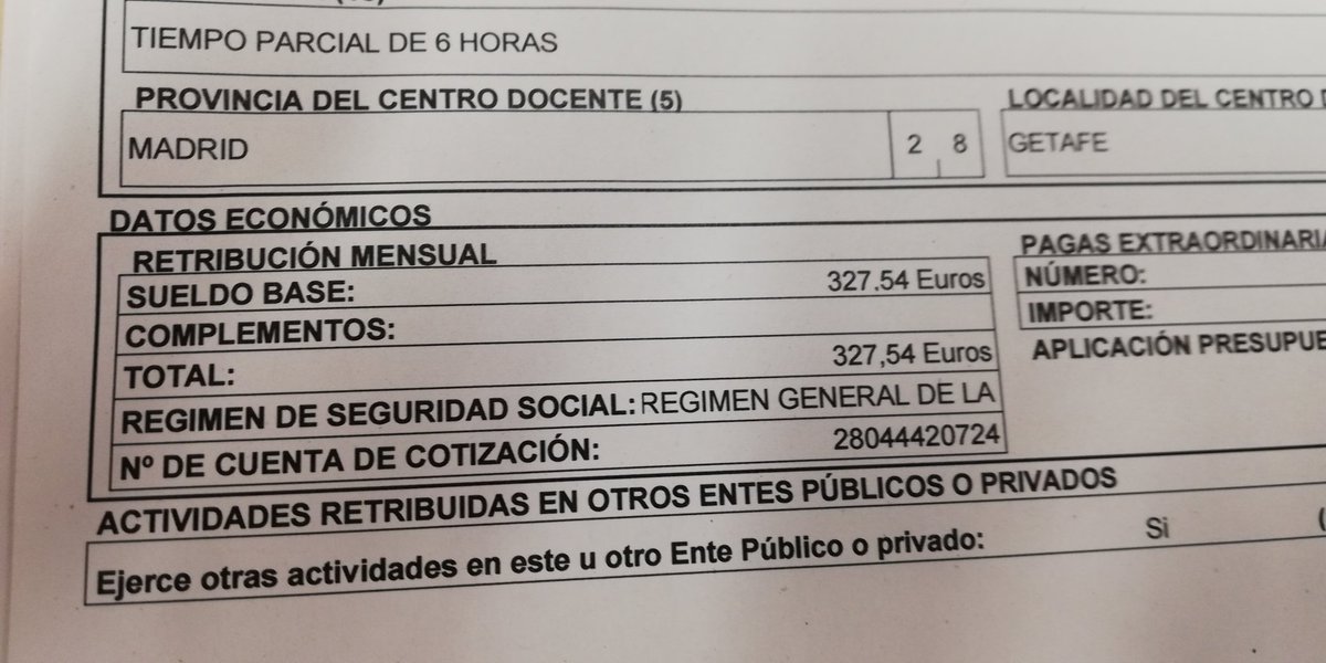 dosabrazos's tweet photo. Pues ya he firmado mi contrato como profesor en la Universidad Carlos III de Madrid, 327 euros brutos!!! Así paga la universidad madrileña a sus profesores! https://t.co/p9z3wWz718