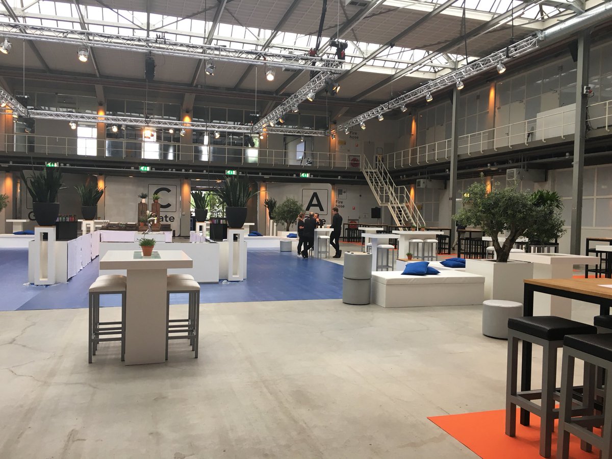 AnitaVerwoest's tweet photo. Klaar voor het MKB Groei event Den Haag 2018. Let de show begins! #MKBgroei2018. https://t.co/6tmgZoi9Im