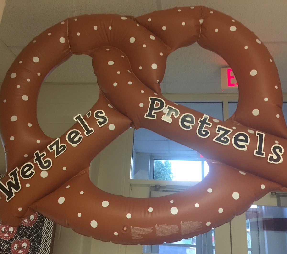 CbaWetzel's tweet photo. Looking forward to a great new year in 5W! @CBWarwickElem https://t.co/RO6smU9Vl7