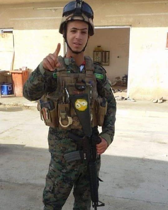 z_99p_'s tweet photo. عندما فقدت القوات الامنيه رجولتها
جاء الشهيد مكي ليسد نقصهم حينها.
والان يردون له الجميل (رصاصه في قلبه)
تبآ لكم يا جبناء قبل فترة كنتم تحت اقدام الدواعش والشعب من انقذكم 
#save_albasrah https://t.co/OAo8BAKjF3