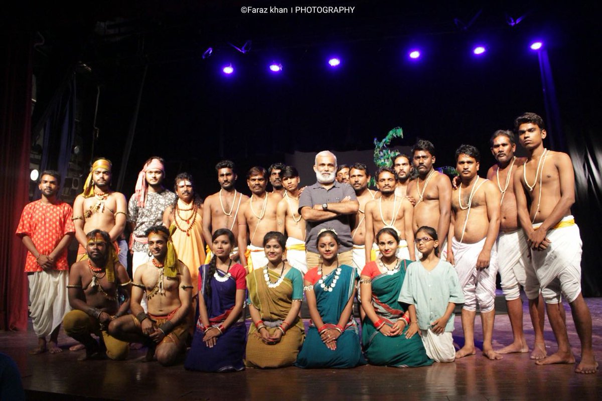 Sri_premsingh's tweet image. #चरनदास_चोर और #राज_रक्त केवल नाटक ही नहीं है बल्कि नाट्य के जीवंत विधालय है। इनका एक-एक अंश अभिनय सीखने वालों के लिए साक्षात् ज्ञान का भंडा़र है।इसे दर्शकों तथा नए कलाकारों तक पहुंचाने के लिए  @ArvindGaur गुरु जी को तह दिल से शुक्रिया। 
@AsmitaTheatre @ArvindGaurTeam 
#PremSingh