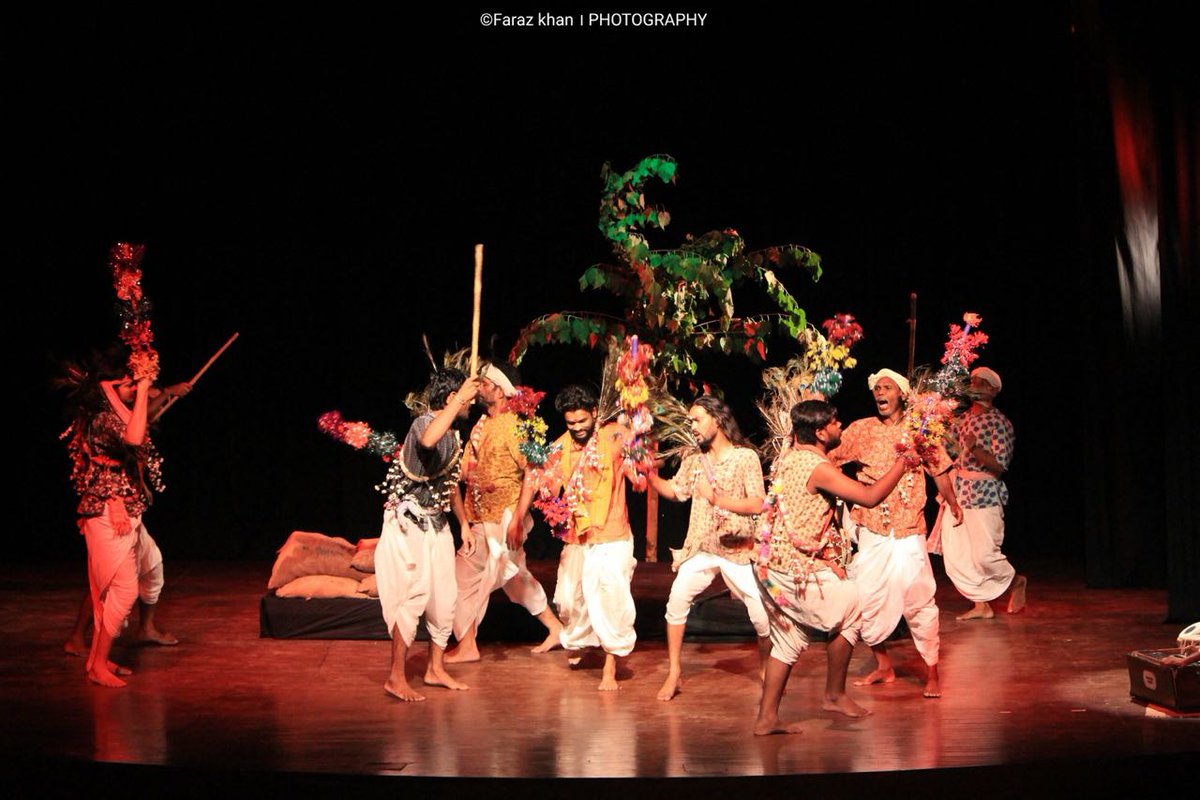 Sri_premsingh's tweet image. #चरनदास_चोर और #राज_रक्त केवल नाटक ही नहीं है बल्कि नाट्य के जीवंत विधालय है। इनका एक-एक अंश अभिनय सीखने वालों के लिए साक्षात् ज्ञान का भंडा़र है।इसे दर्शकों तथा नए कलाकारों तक पहुंचाने के लिए  @ArvindGaur गुरु जी को तह दिल से शुक्रिया। 
@AsmitaTheatre @ArvindGaurTeam 
#PremSingh