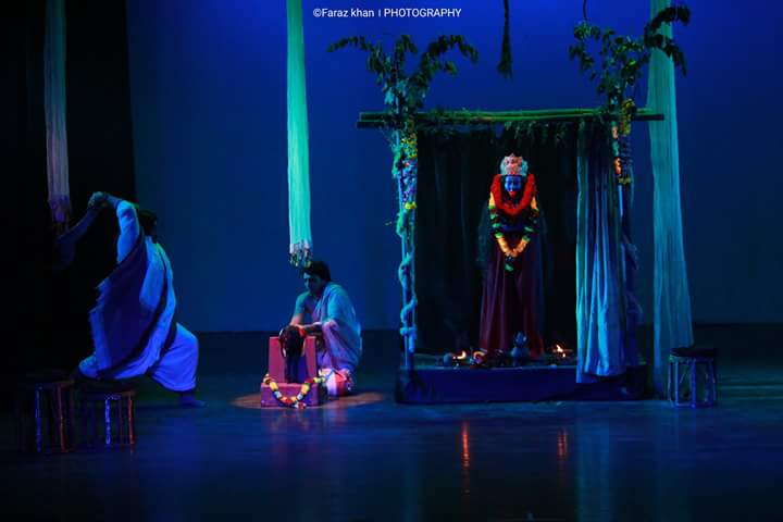 Sri_premsingh's tweet image. #चरनदास_चोर और #राज_रक्त केवल नाटक ही नहीं है बल्कि नाट्य के जीवंत विधालय है। इनका एक-एक अंश अभिनय सीखने वालों के लिए साक्षात् ज्ञान का भंडा़र है।इसे दर्शकों तथा नए कलाकारों तक पहुंचाने के लिए  @ArvindGaur गुरु जी को तह दिल से शुक्रिया। 
@AsmitaTheatre @ArvindGaurTeam 
#PremSingh