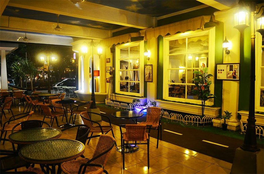 gotomalls's tweet photo. ✈ Oke, setelah tadi kita mampir ke Bali, sekarang kita beralih ke Surabaya yuk. Di sini ada coffee shop dengan tempat yang cozy &amp; instagramable banget loh! ✌🏻😆 Wah dimana aja? Ayo, kita langsung cari tau aja deh di 👉🏻 https://t.co/fWYcbm30pC 👈🏻 #GTMBlog #GoToMallsDotCom https://t.co/mlHIEl3GTc