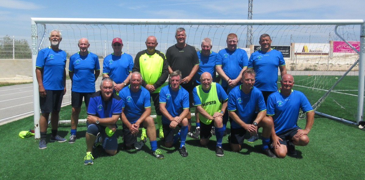 defibshop's tweet image. Stuart Richie is a key member of the Portobello Bar Walking Football Club, but during a half time break, he fell victim to #SuddenCardiacArrest. Thanks to the actions of his teammates and a #defibrillator, he survived. @TheWeekenderES shares the story: bit.ly/2wFQ8lz