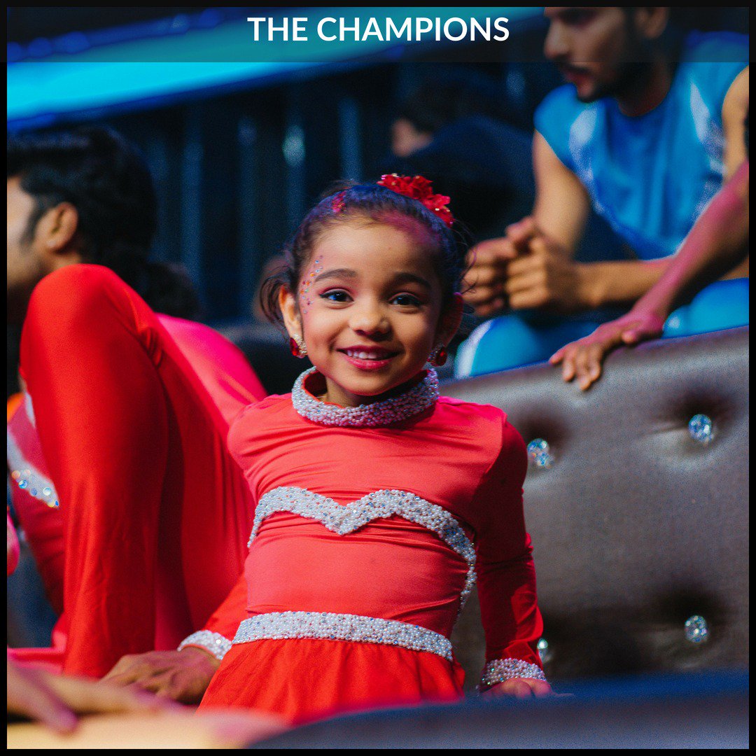 MayuriUpadhya's tweet photo. ... Let me introduce to you... Photo Credits - @seemalkarthik #MasterDancer #ChoreographerSeries @AkulBalaji @ChandanShettyFC @sruthihariharan #MissingScenes #MissingAll #ThingsJudgesDo #ColorsSuper #WorkPlayDanceRepeat @ColorsSuper #Dance https://t.co/1aASrdWY4P