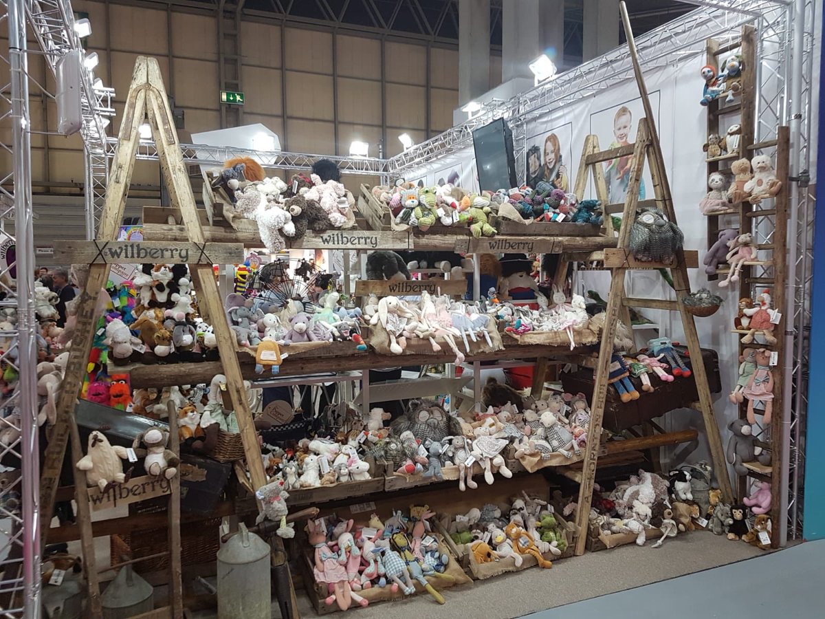 puppetcompany's tweet photo. If you are at Day 3 of @springautumnfair today, make sure you stop by stand 5C20-D21 to see our beautiful range of Wilberry soft toys. Let us know what you think of our display! #autumnfair #wilberry #softtoys #gifts #orderforchristmas https://t.co/VkZOLESXwV