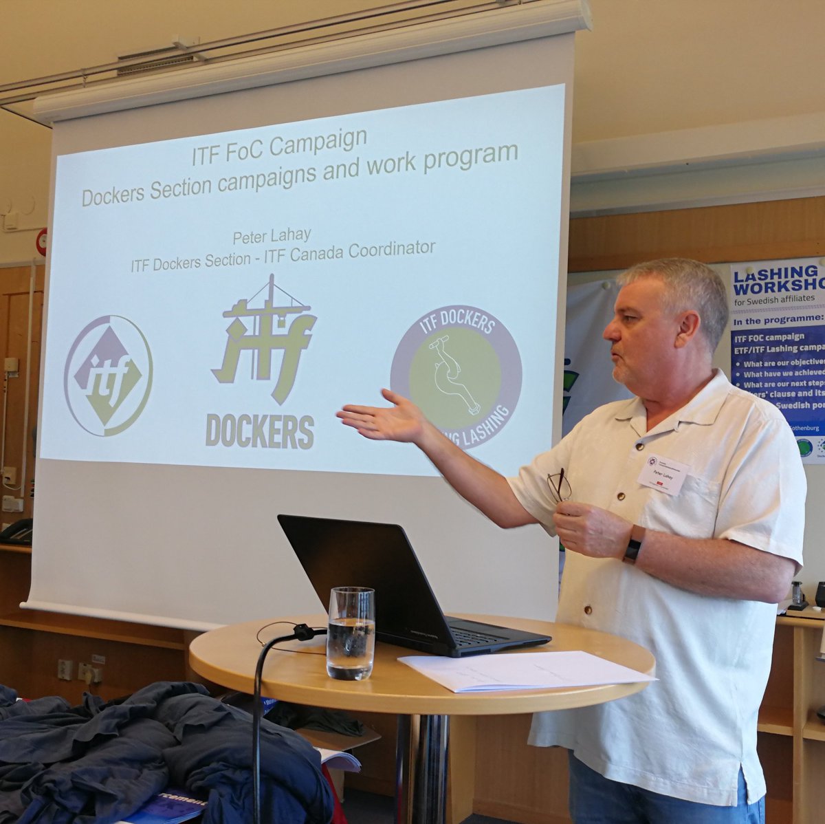 roos_christian's tweet photo. More than 50 #Swedish #Dockers attending today a #lashing workshop on the #LashingCampaign.
#Proud2BeDocker #WeAreITF #reclaimlashing #futureofdockwork
@ITFglobalunion @ITFDockers @ETFDockers @livia_spera @NiekStam @ITFCanada
Because lashing is #dockwork in all ports ! https://t.co/hWLDj3Iq8j
