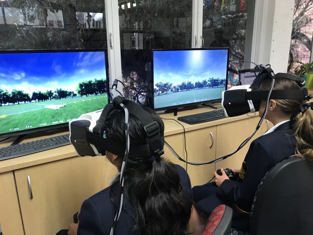 martinezgeek's tweet photo. Such an awesome time for our girls of @StHildasDrones @StHildasJunior @StHildasQld learning how to fly racing #drones using #VR simulators #eSports #girlswhodrone #droneEd - awesome things in the pipeline! https://t.co/VloX4AQJlv