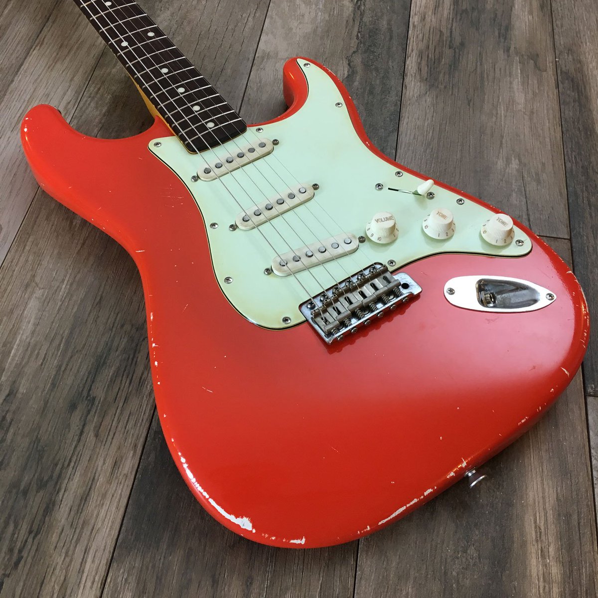franchinguitars's tweet photo. New! Classic Relic Mercury guitar in stock! #mattiafranchinguitars #fiestared #stratocaster #strat #guitar #fiestaredstrat #redguitar #relic #aged #agedguitar #agedguitars #redalder #nitro #customguitar #customshop #madeinitaly https://t.co/BJXUxczM7l