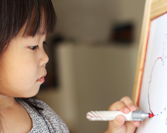 FamiliesuponT's tweet photo. How to support your left handed child

https://t.co/K2406yIdGr https://t.co/q1Ci72xYn2