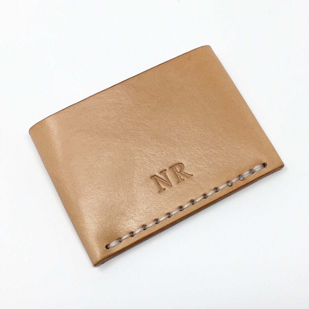 Leather_Thread's tweet photo. NR keeping simple AF 👌🏻. #leatherandthread #handmade #leather #wallet #cardholder #purse #belt #accessories #leathercraft #leathergoods #british #artisan #womensfashion #mensfashion #fashion #edc #gift #giftsforhim #giftsforher #giftideas https://t.co/uUerPX4cAN